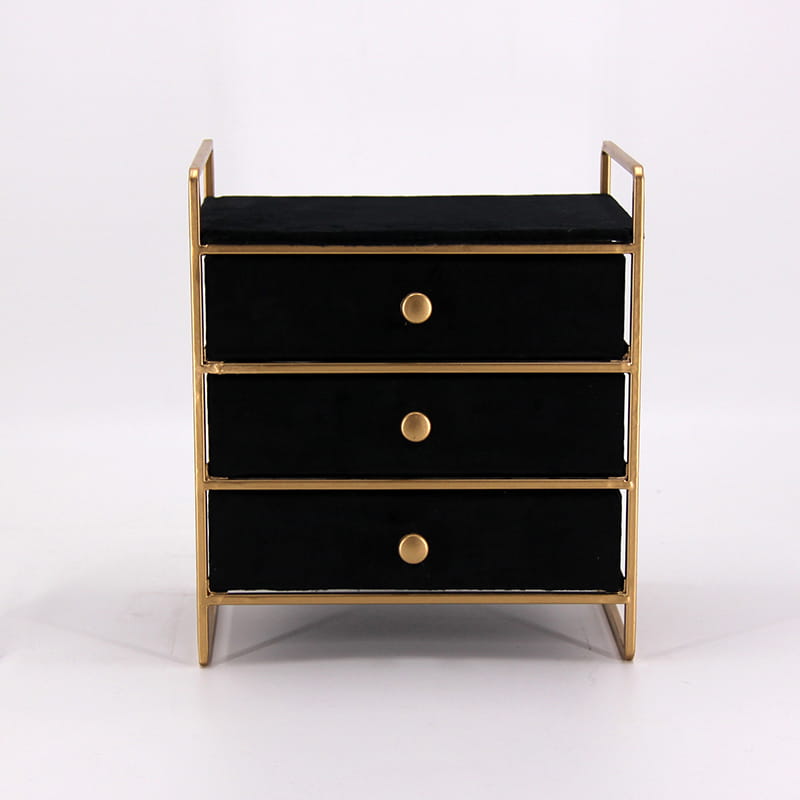 Medicamine repono buxum cum III femoralia